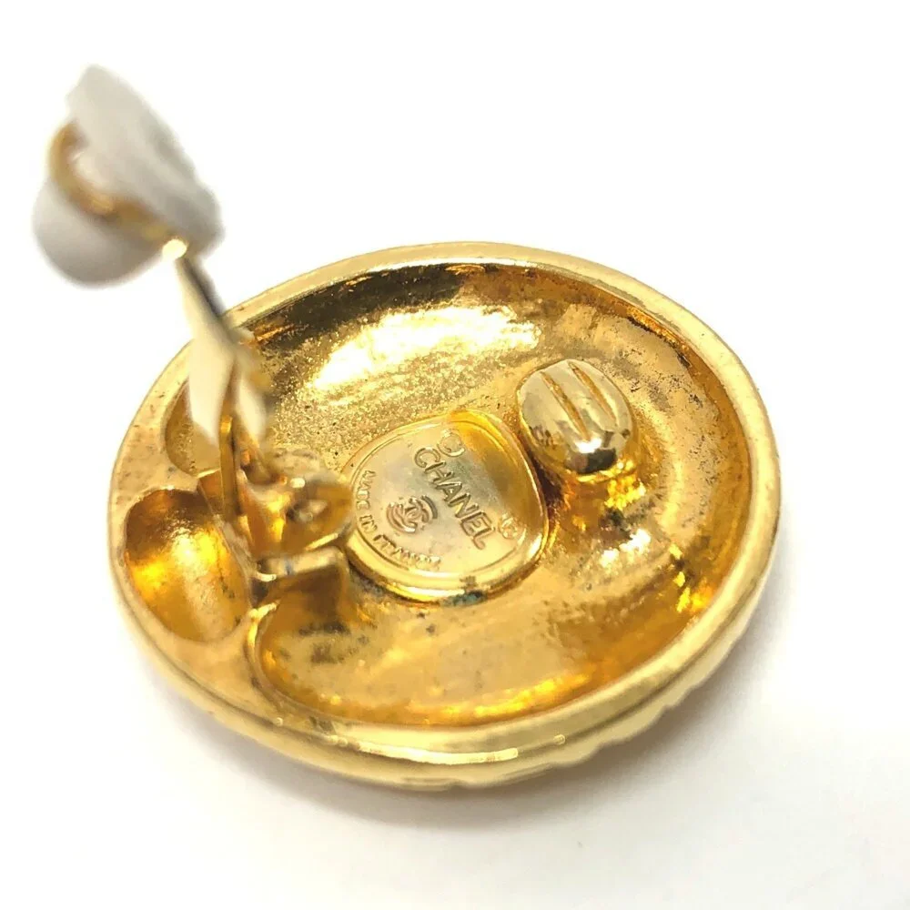 CHANEL Vintage Gold Earrings - Picture 8 of 12